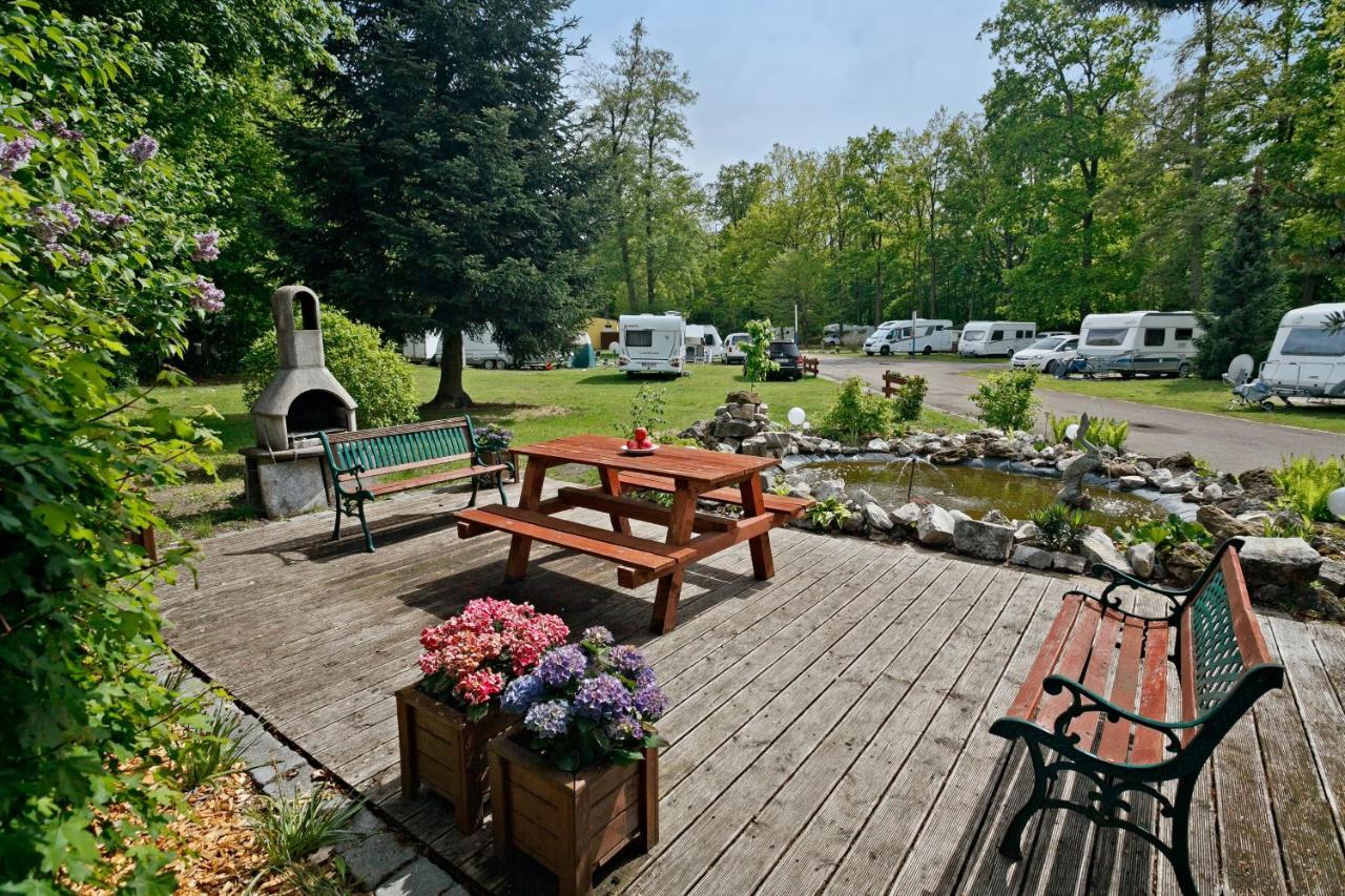 Knaus Campingpark Nurnberg Hotel ภายนอก รูปภาพ